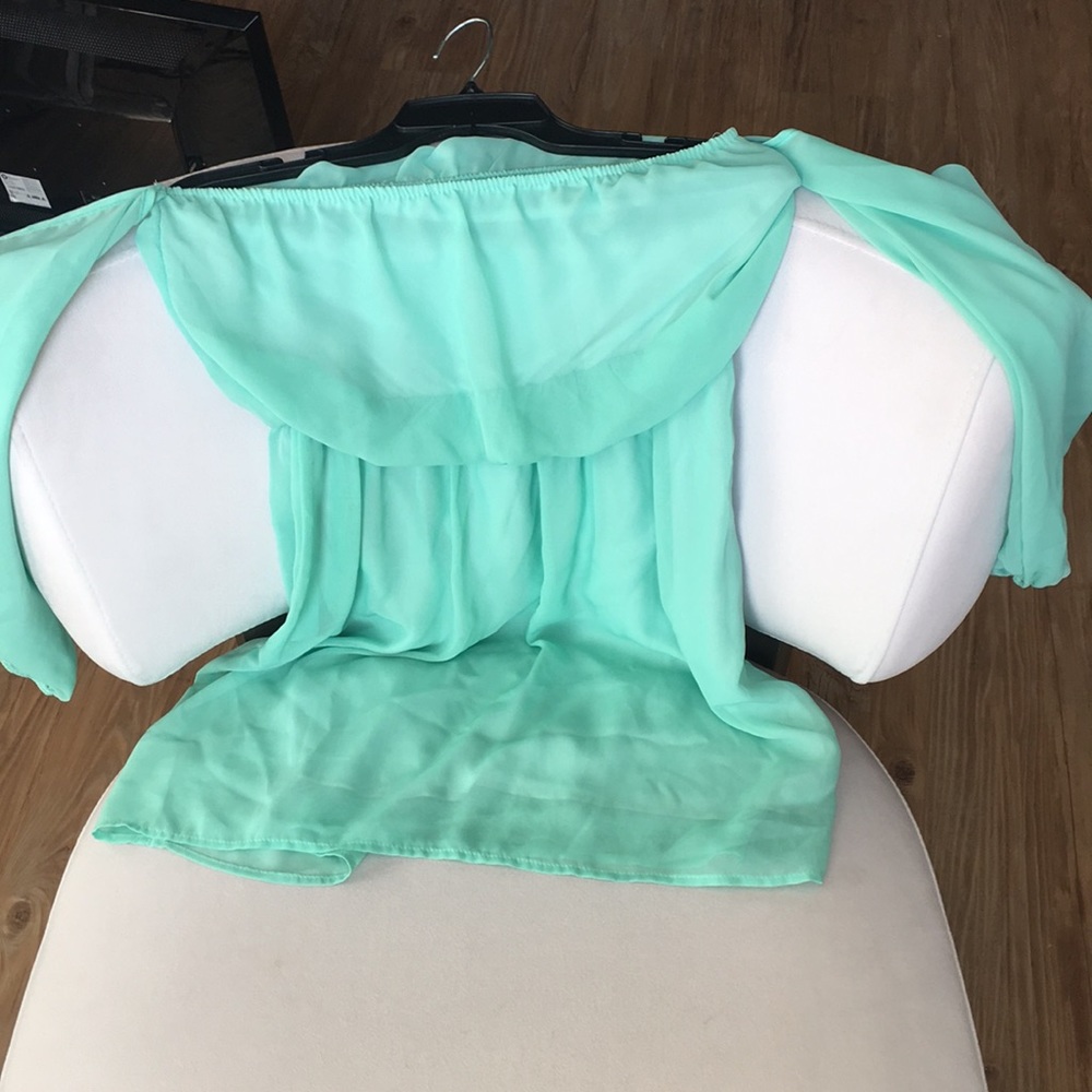 Boutique turquoise off the shoulders top